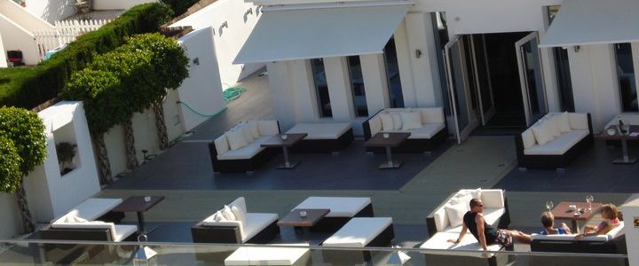 Outdoor Furniture for Pubs, Nightclubs, Restaurant